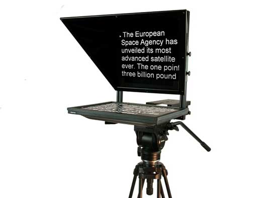 Teleprompter system on tripod